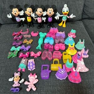 Disney Minnie Mouse & Daisy Dress-Up Dolls